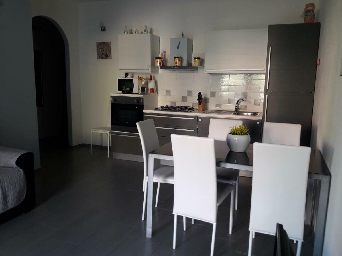 Lucrezia Apartment Valledoria  Eksteriør billede