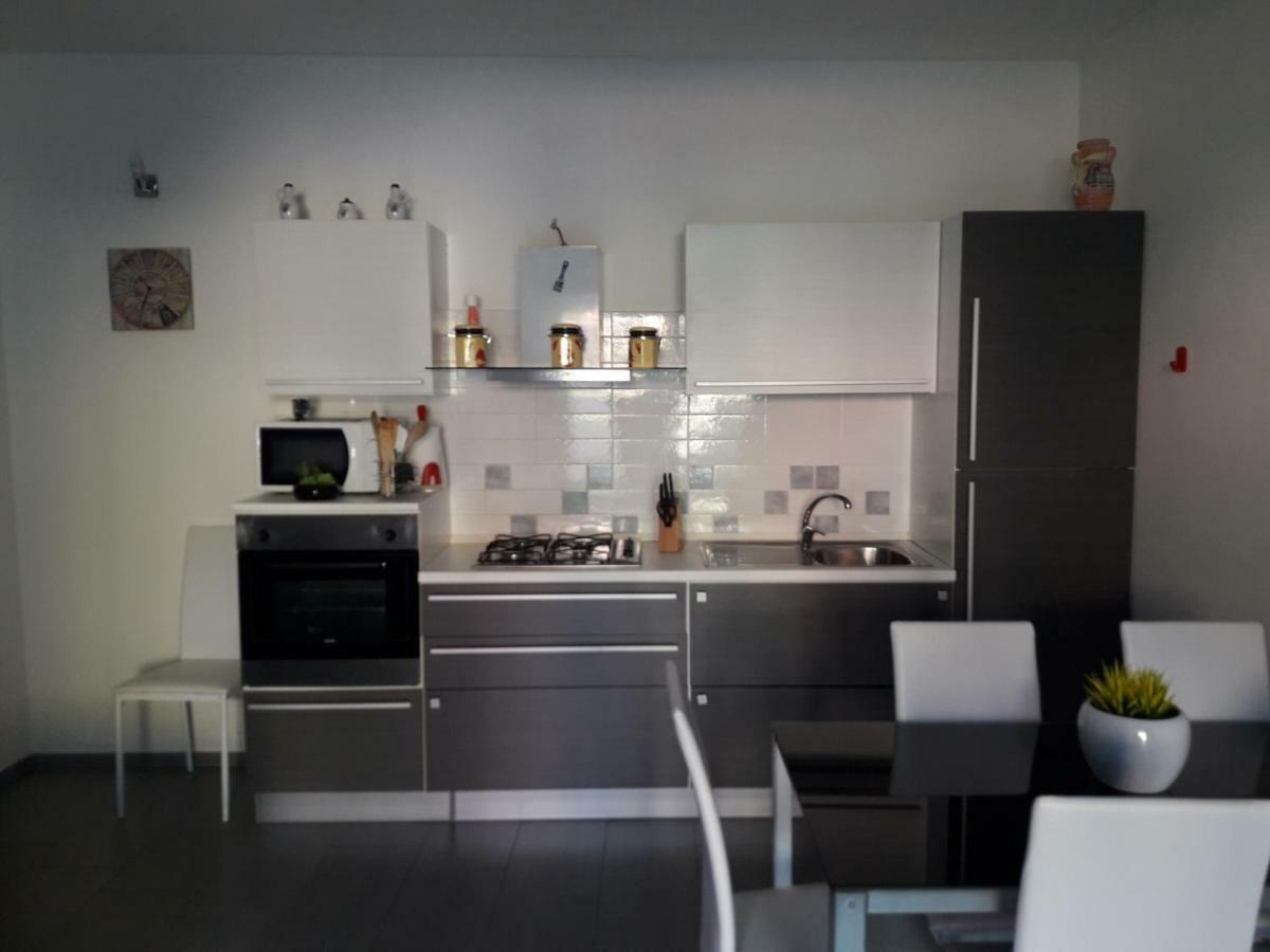 Lucrezia Apartment Valledoria  Eksteriør billede
