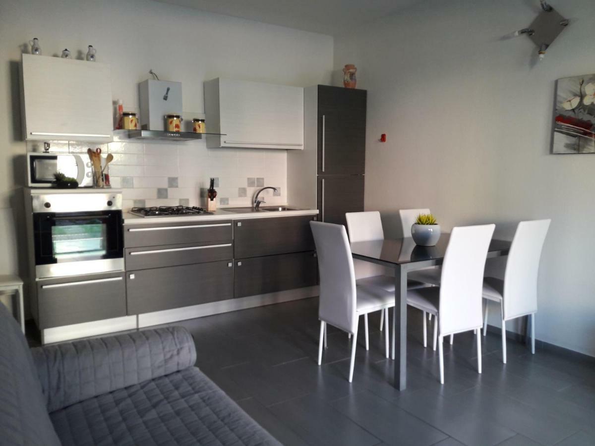 Lucrezia Apartment Valledoria  Eksteriør billede